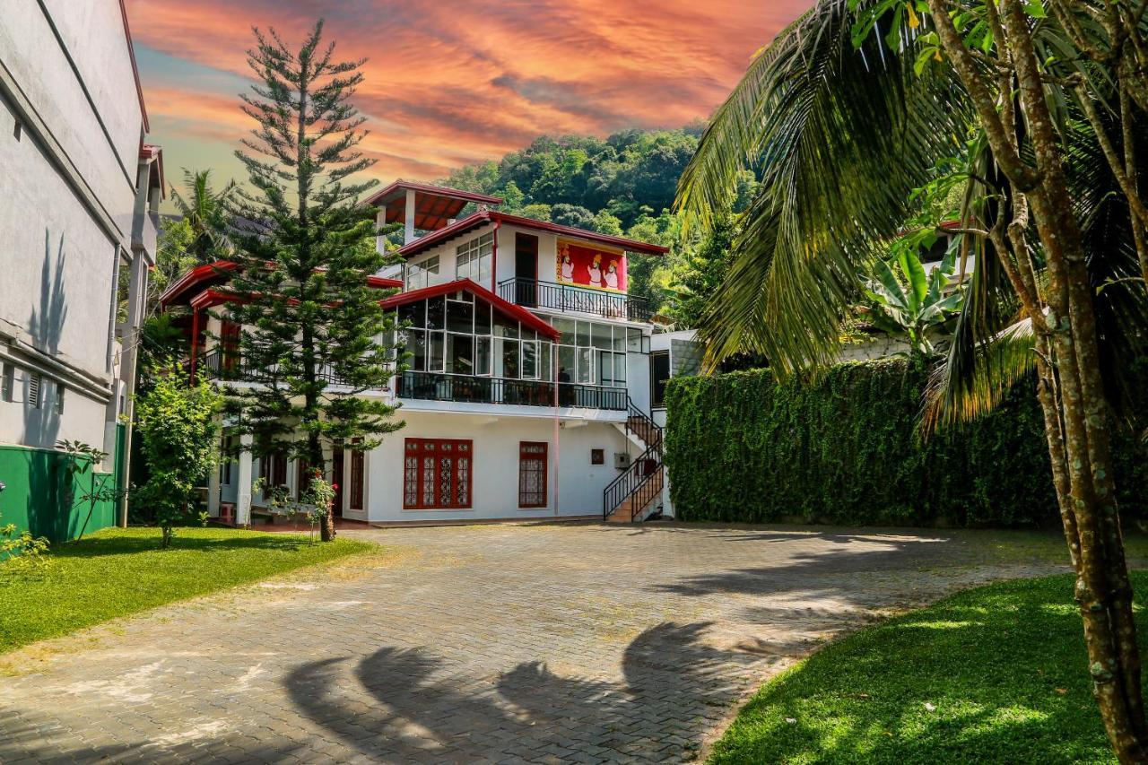 Queens Lodge Kandy Eksteriør bilde
